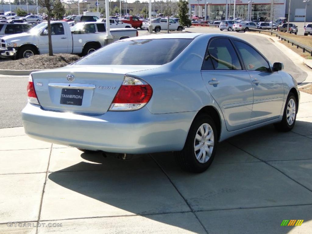 2006 Camry LE - Sky Blue Pearl / Taupe photo #5