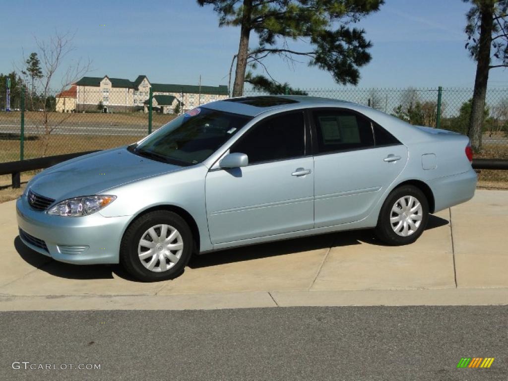 2006 Camry LE - Sky Blue Pearl / Taupe photo #10
