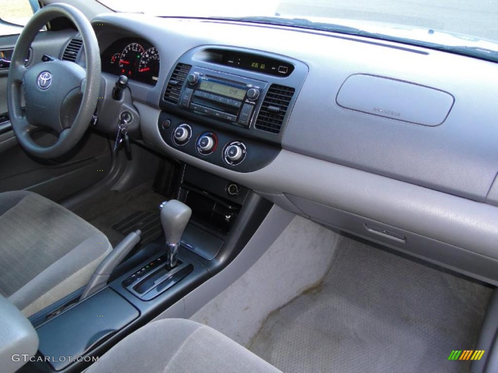 2006 Camry LE - Sky Blue Pearl / Taupe photo #25