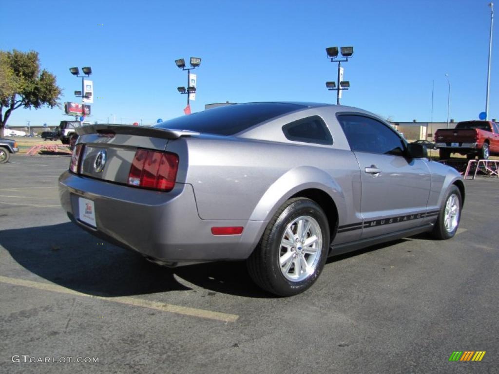2007 Mustang V6 Deluxe Coupe - Tungsten Grey Metallic / Dark Charcoal photo #6
