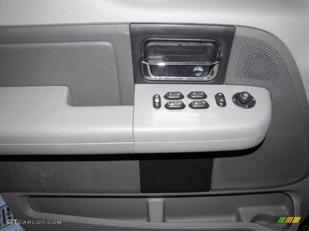 2006 F150 XLT SuperCrew - Black / Medium/Dark Flint photo #12