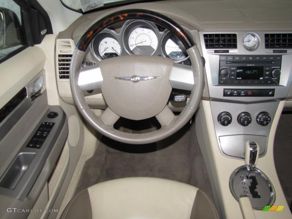 2007 Chrysler Sebring Limited Sedan Medium Pebble Beige/Cream Dashboard Photo #42742561