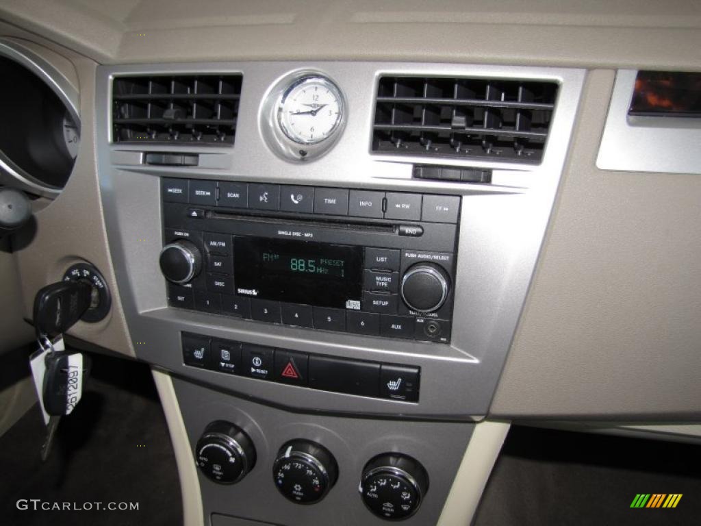 2007 Chrysler Sebring Limited Sedan Controls Photo #42742576