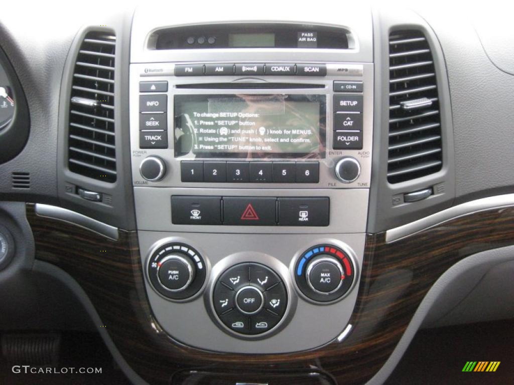 2011 Hyundai Santa Fe SE AWD Controls Photo #42744444