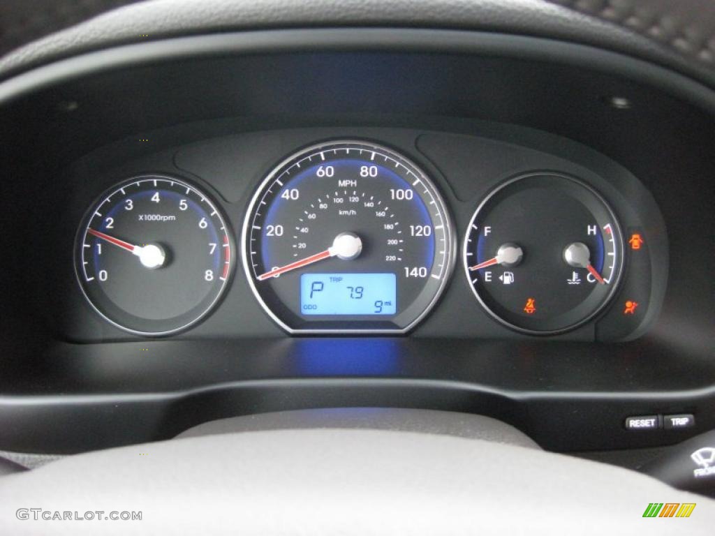2011 Hyundai Santa Fe SE AWD Gauges Photo #42744932