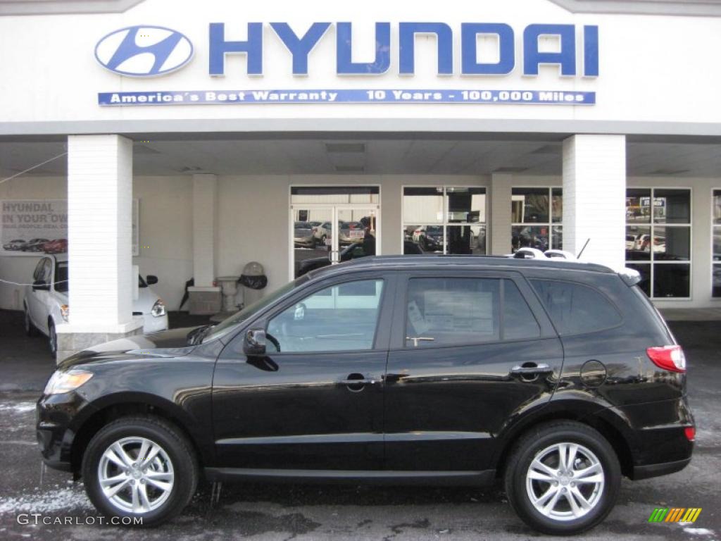 Phantom Black Metallic Hyundai Santa Fe