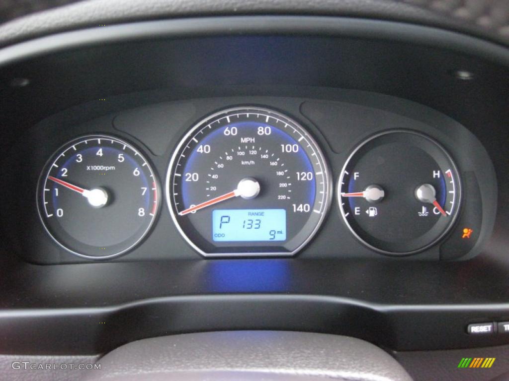 2011 Hyundai Santa Fe SE AWD Gauges Photo #42746432