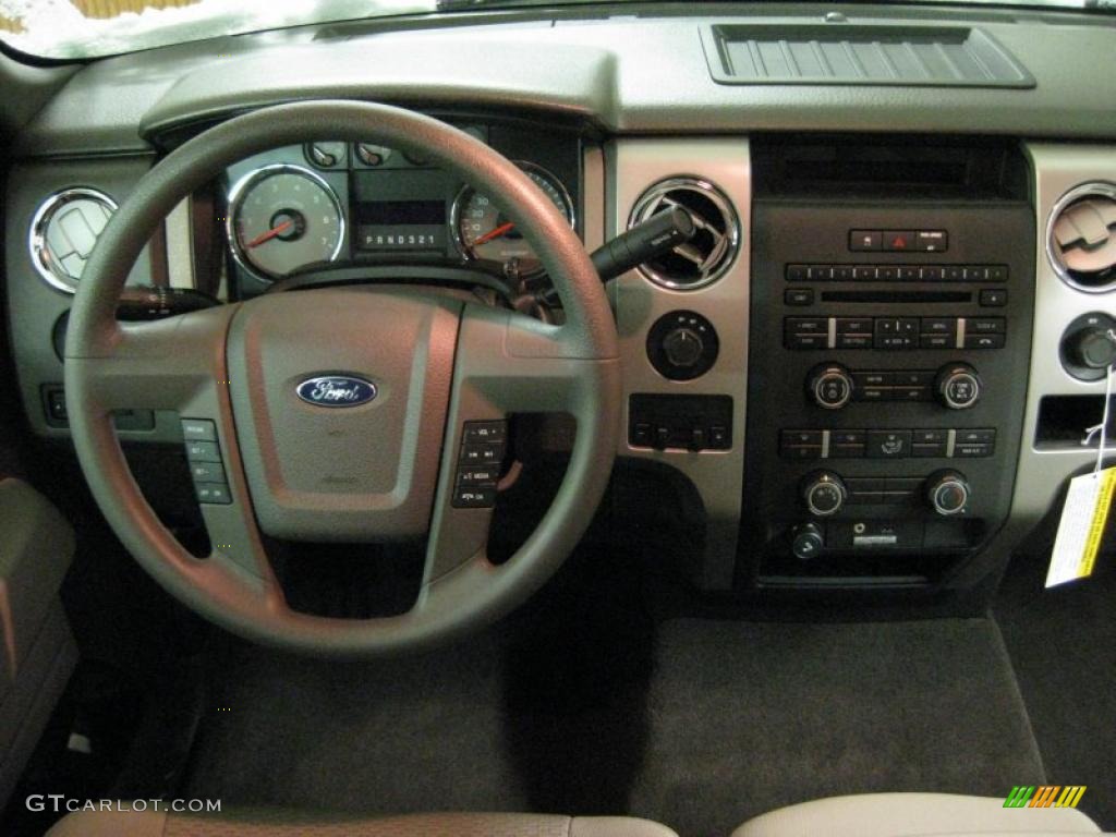 2010 F150 XLT SuperCab 4x4 - Oxford White / Medium Stone photo #23