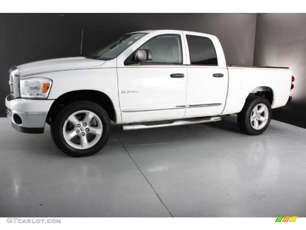 2008 Ram 1500 Big Horn Edition Quad Cab 4x4 - Bright White / Medium Slate Gray photo #5