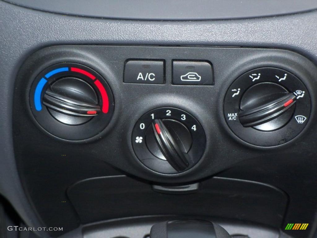 2010 Kia Rio LX Sedan Controls Photo #42760248