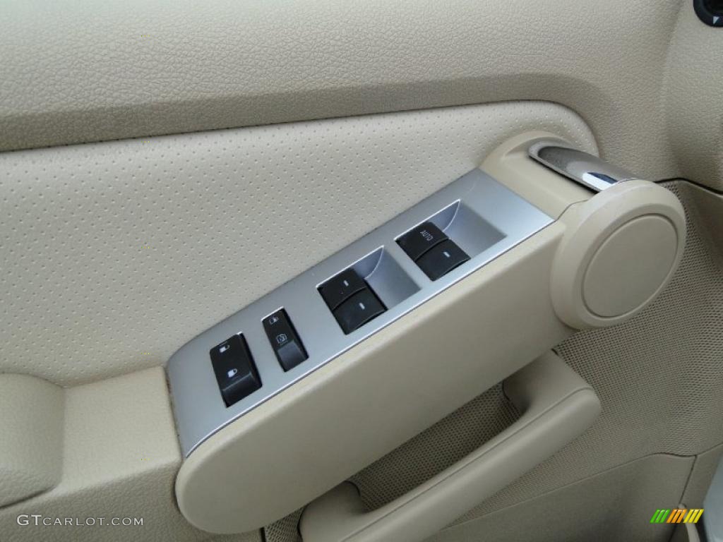2006 Mercury Mountaineer Premier Controls Photo #42768732
