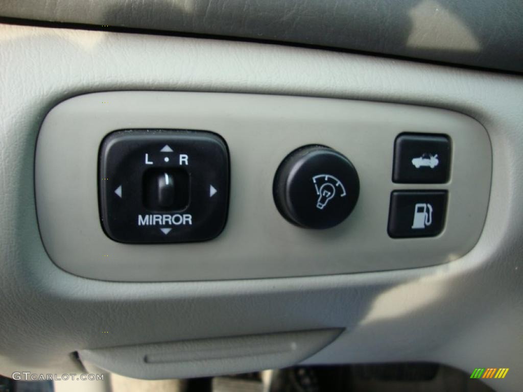 1997 Lexus ES 300 Controls Photo #42772505