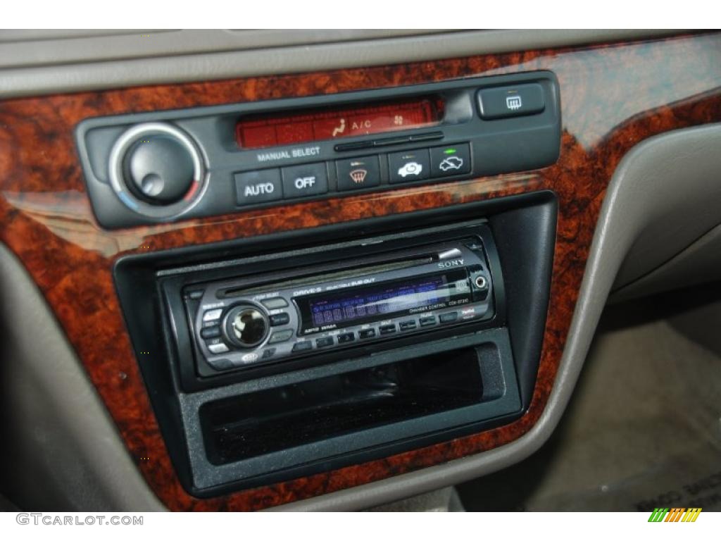1998 Acura TL 3.2 Controls Photo #42772981
