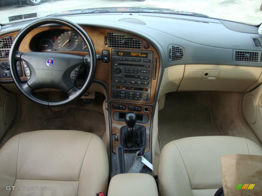 2002 Saab 9-5 Linear Sedan Dashboard Photos