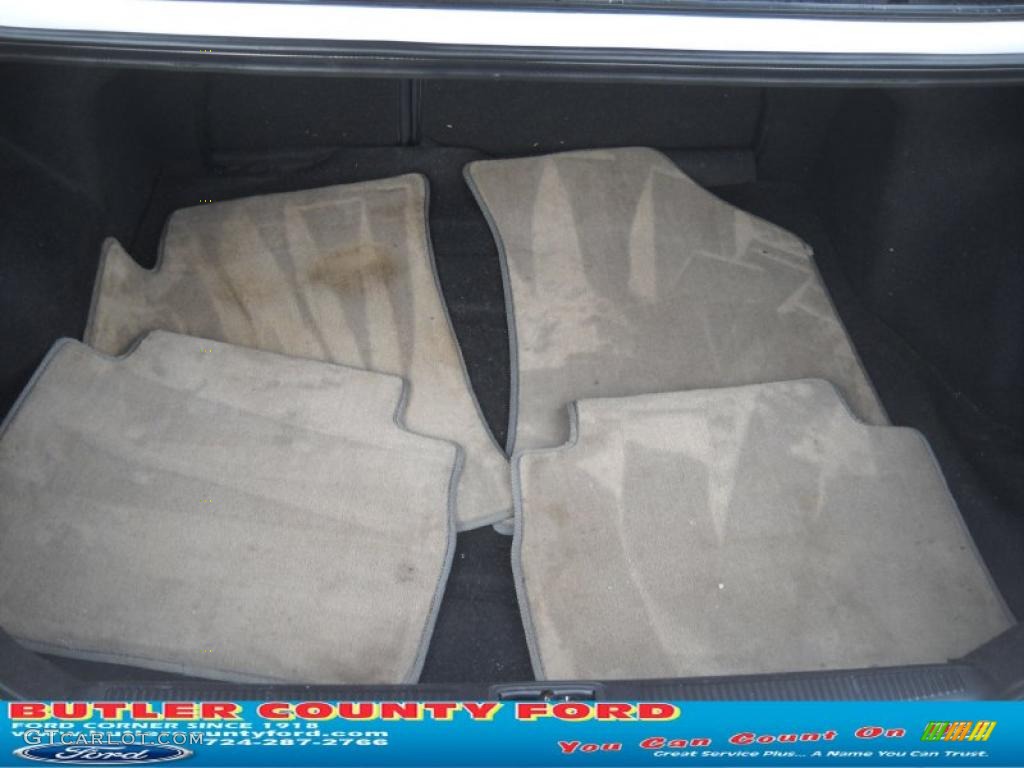 2002 Elantra GLS Sedan - Nordic White / Beige photo #4