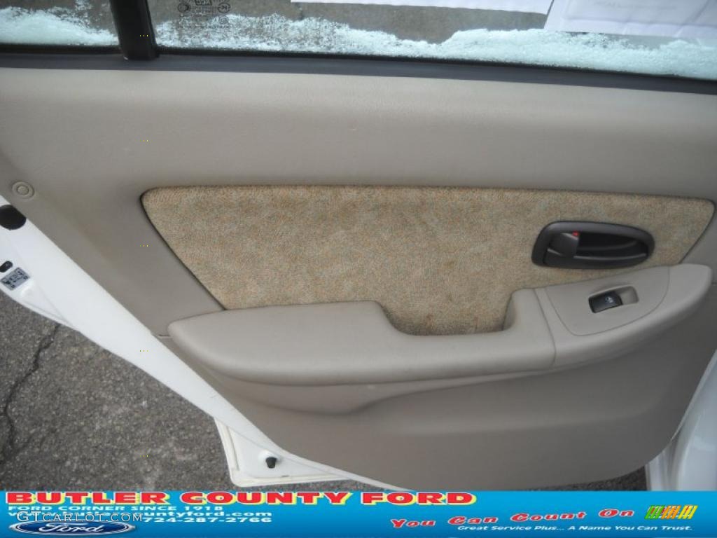 2002 Elantra GLS Sedan - Nordic White / Beige photo #12