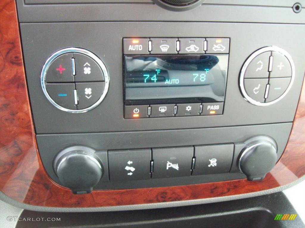 2011 Chevrolet Silverado 1500 LTZ Crew Cab 4x4 Controls Photo #42786605