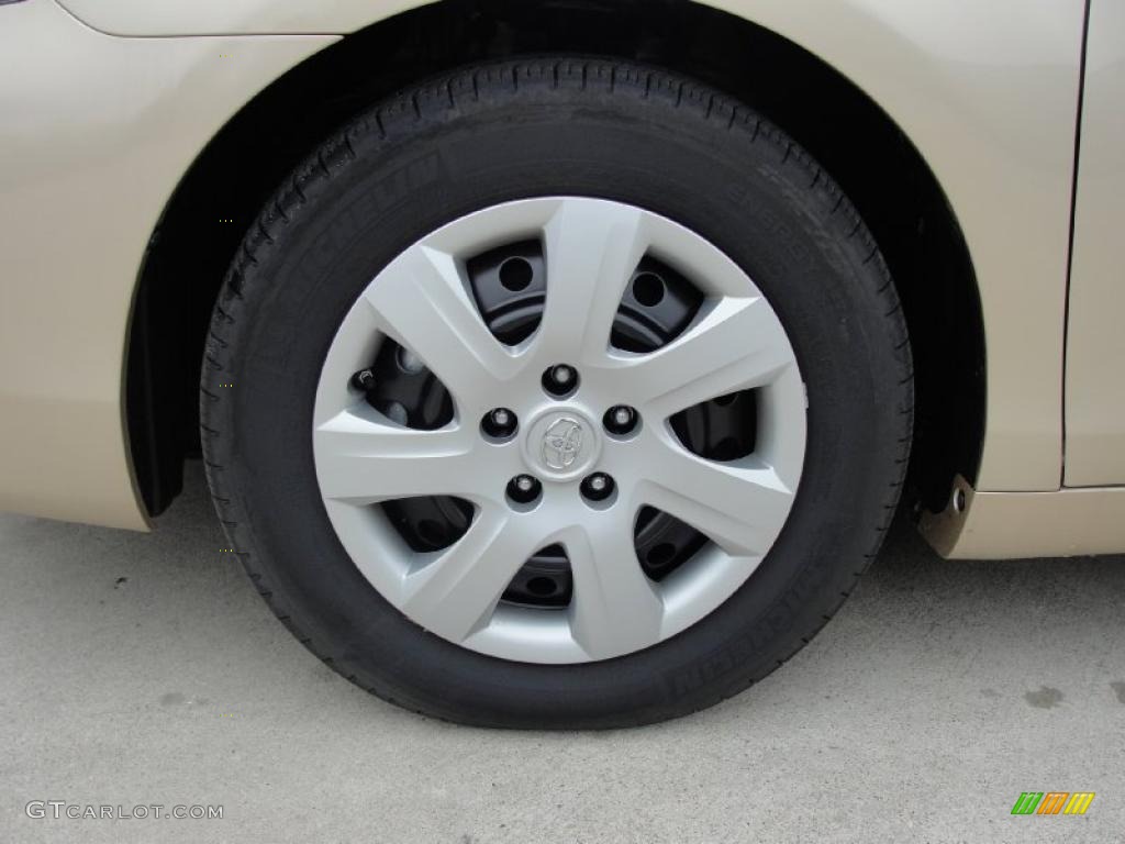 2011 Toyota Camry LE Wheel Photo #42792393