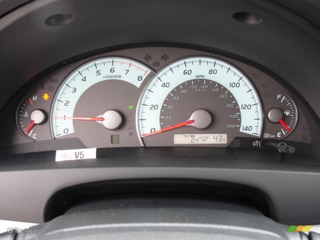 2011 Toyota Camry SE Gauges Photo #42793177