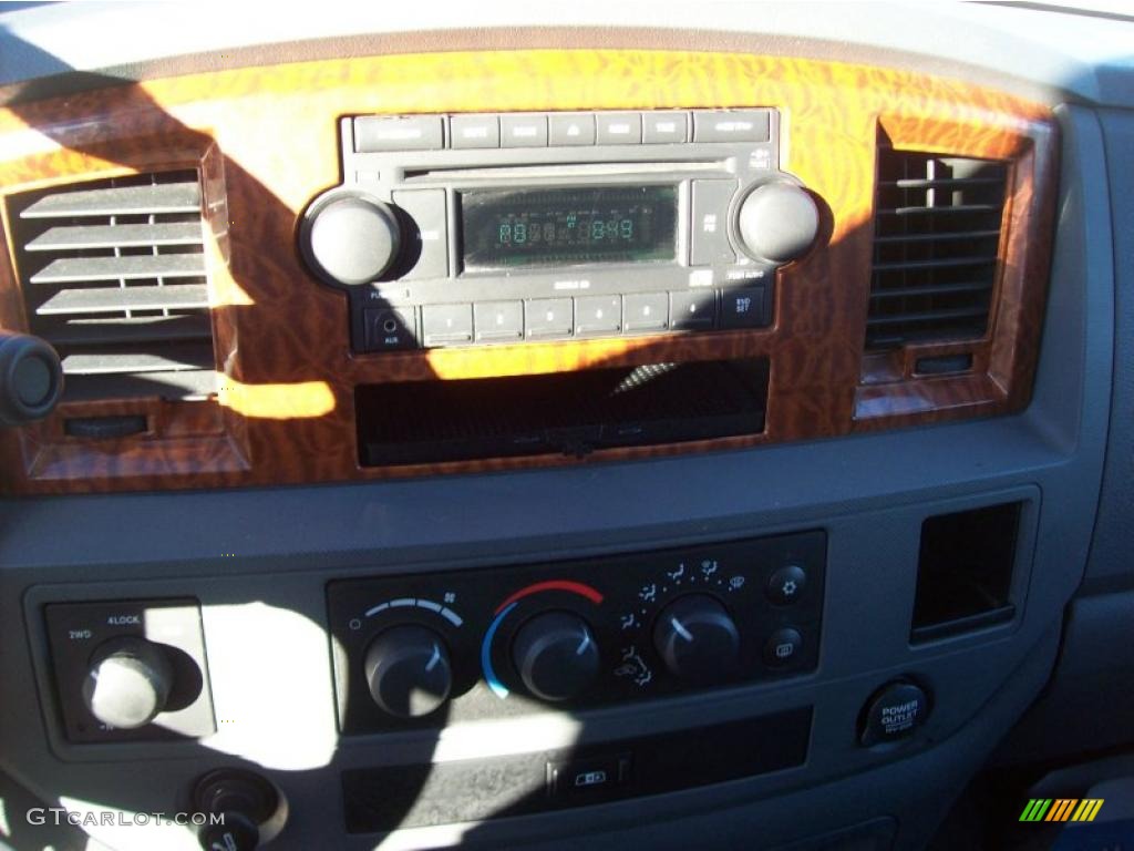 2006 Ram 1500 SLT Quad Cab 4x4 - Flame Red / Medium Slate Gray photo #16
