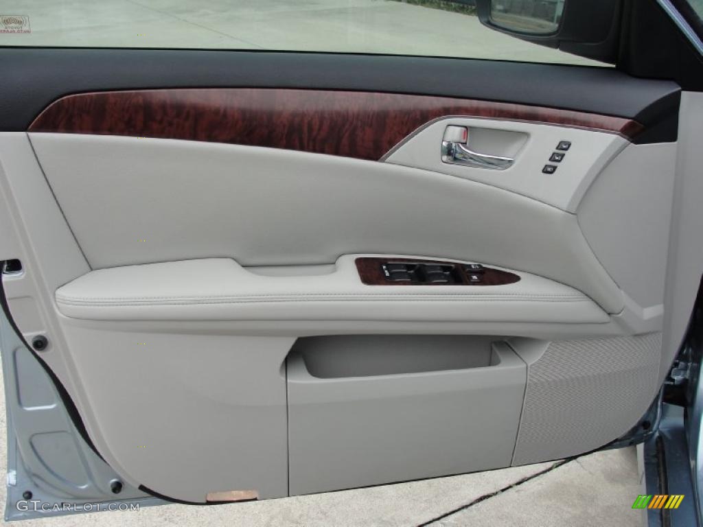 2011 Toyota Avalon Limited Light Gray Door Panel Photo #42794625