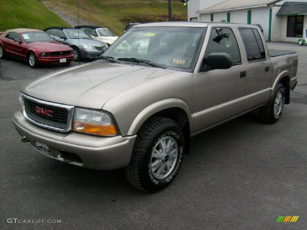 2002 Sonoma SLS Crew Cab 4x4 - Pewter Metallic / Pewter photo #3