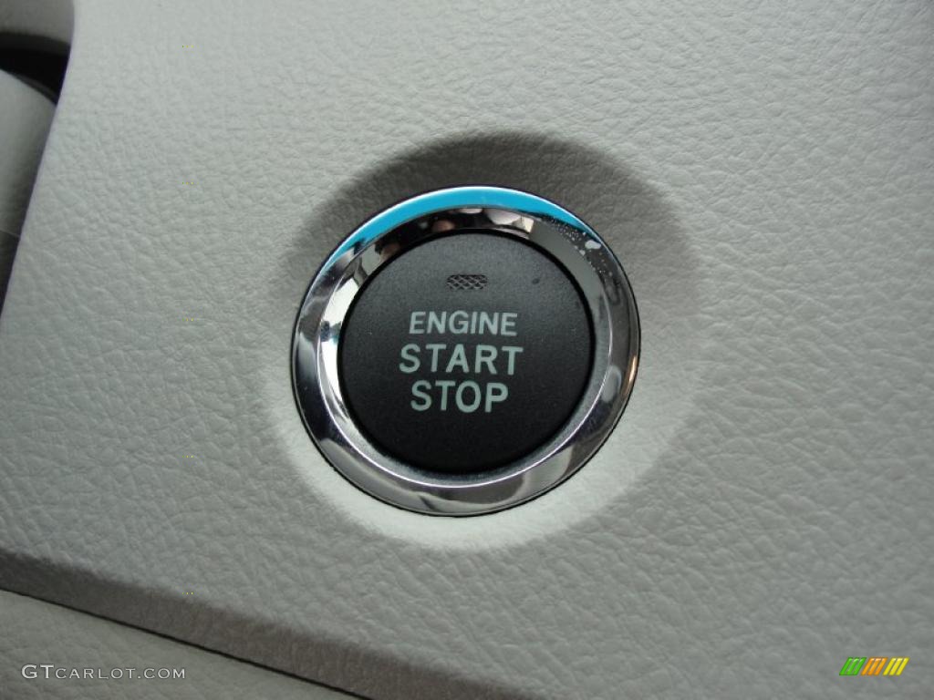 2011 Toyota Avalon Limited Controls Photo #42794829