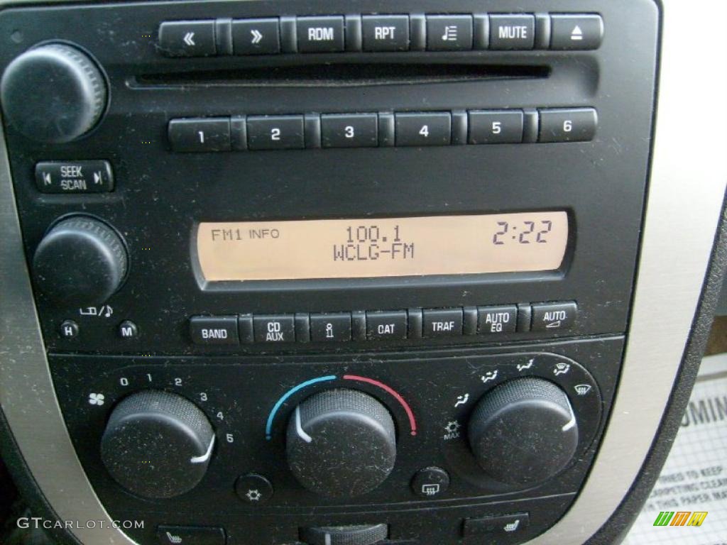 2005 Pontiac Montana SV6 AWD Controls Photo #42795385