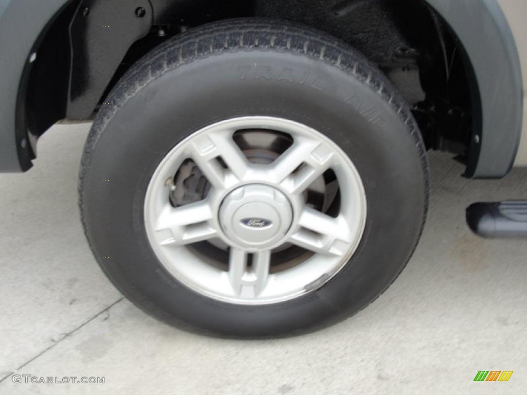2005 Ford Explorer XLS Wheel Photo #42797121