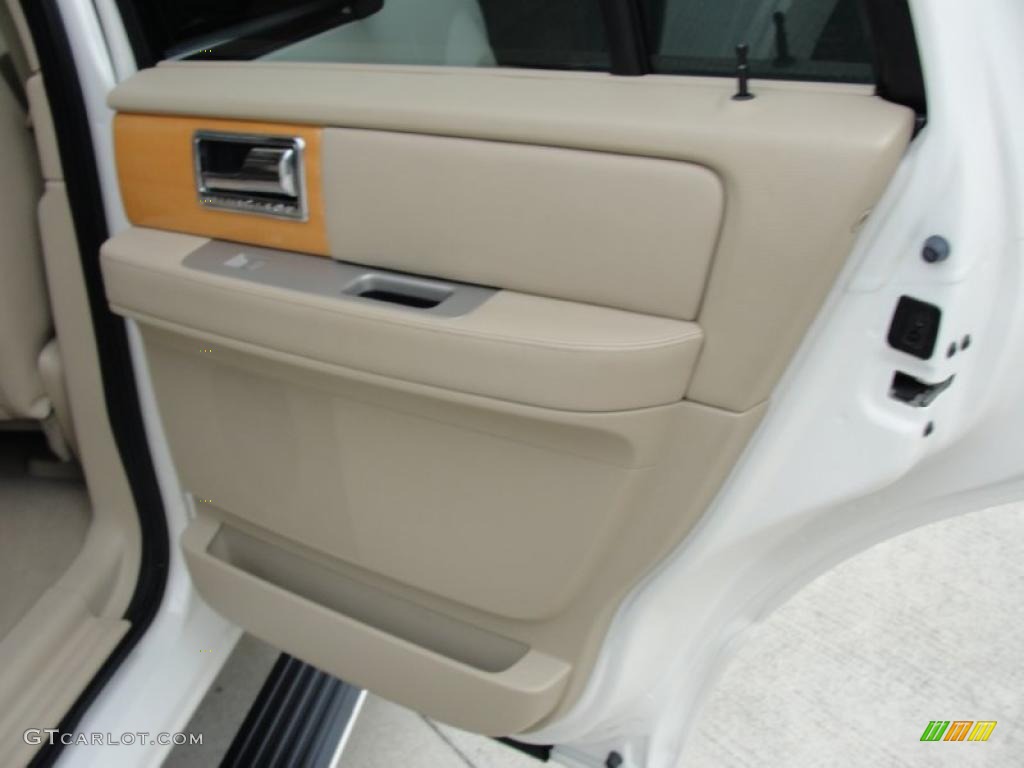 2008 Lincoln Navigator Luxury Camel/Sand Piping Door Panel Photo #42798609
