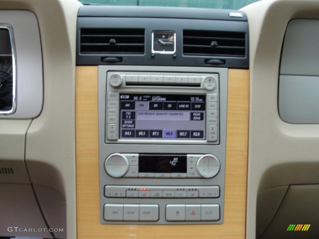 2008 Lincoln Navigator Luxury Controls Photo #42798873