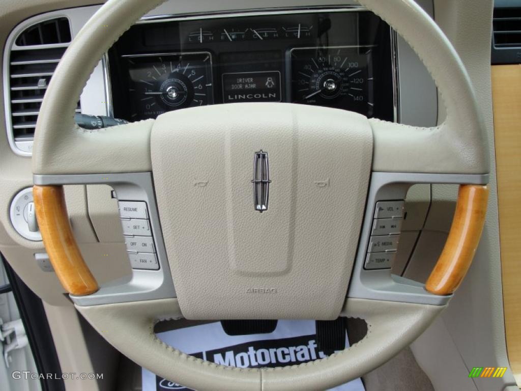 2008 Lincoln Navigator Luxury Camel/Sand Piping Steering Wheel Photo #42798945