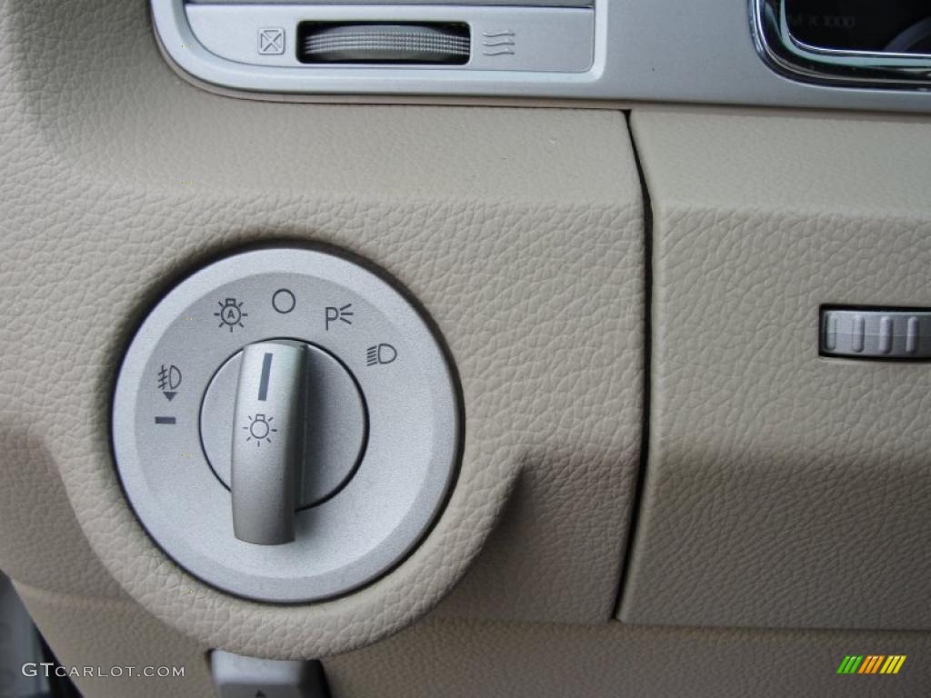 2008 Lincoln Navigator Luxury Controls Photo #42798989