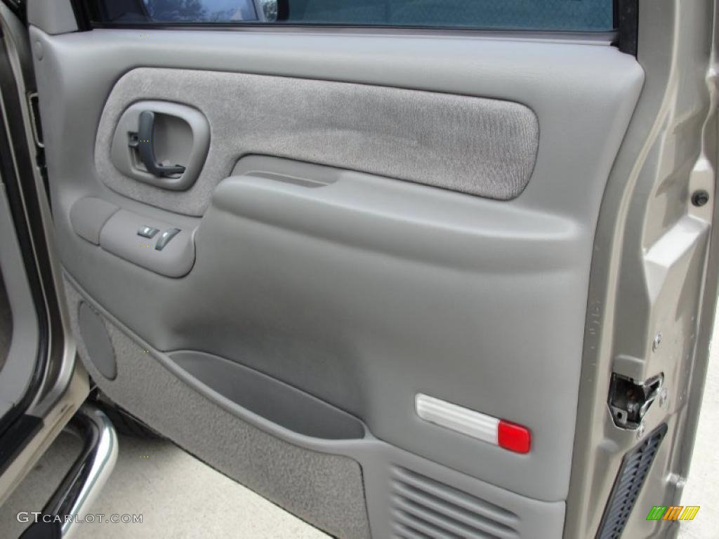 1998 Chevrolet C/K K1500 Extended Cab 4x4 Gray Door Panel Photo #42800045