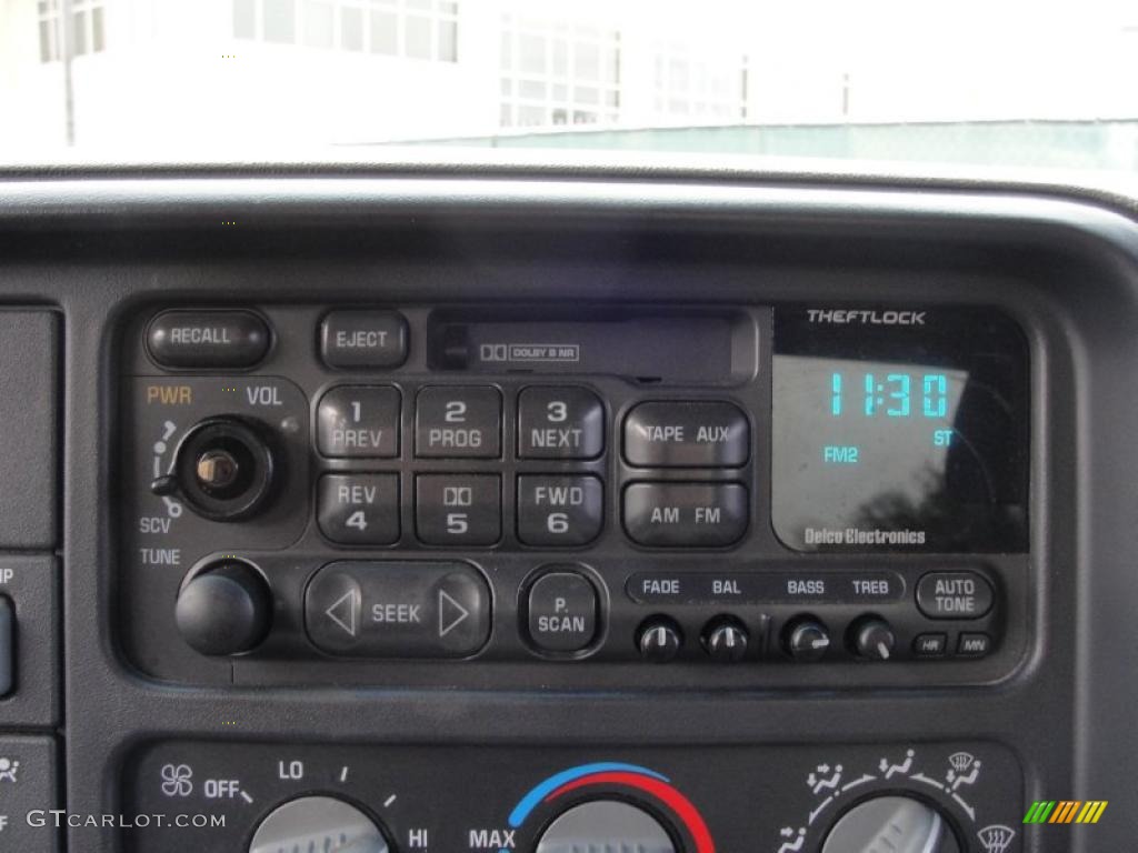 1998 Chevrolet C/K K1500 Extended Cab 4x4 Controls Photo #42800217
