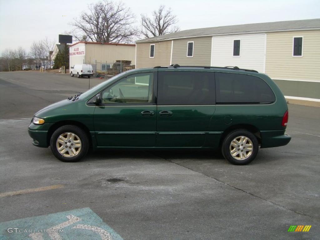 1996 Grand Caravan LE - Deep Hunter Green Pearl / Beige photo #5