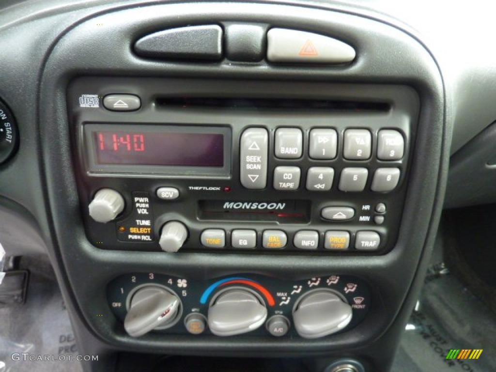 2003 Pontiac Grand Am SE Sedan Controls Photo #42804145