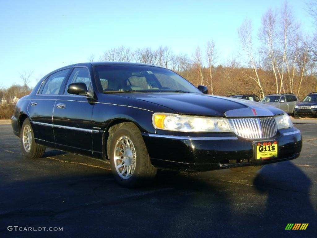 Black Clearcoat 2001 Lincoln Town Car Signature Exterior Photo #42806655