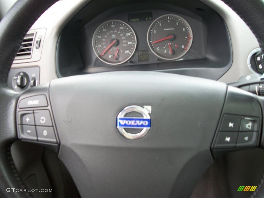2005 Volvo S40 T5 AWD Steering Wheel Photos