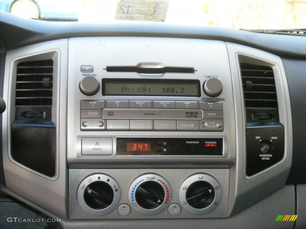 2009 Toyota Tacoma SR5 Access Cab Controls Photos