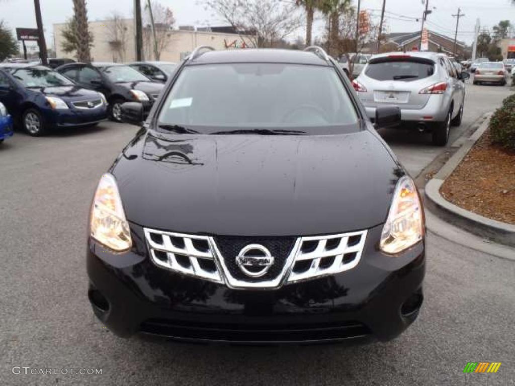 2011 Rogue SV - Wicked Black / Gray photo #2