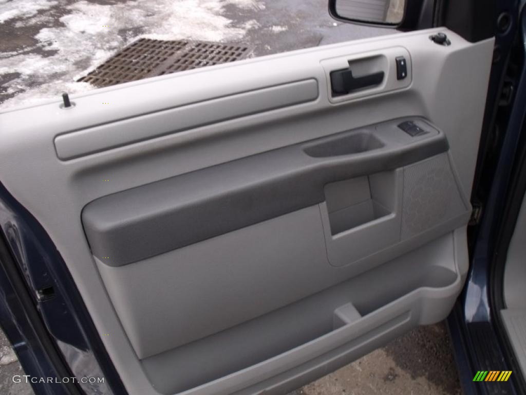 2006 Freestar SE - Norsea Blue Metallic / Flint Grey photo #18