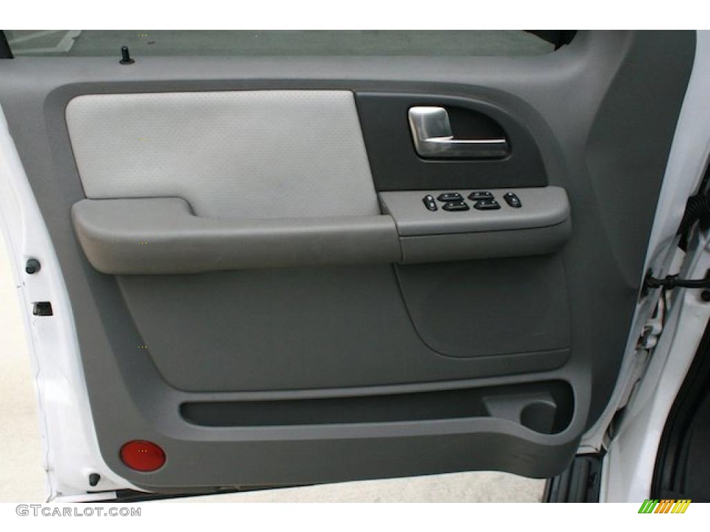 2004 Ford Expedition XLT 4x4 Medium Flint Gray Door Panel Photo #42826342