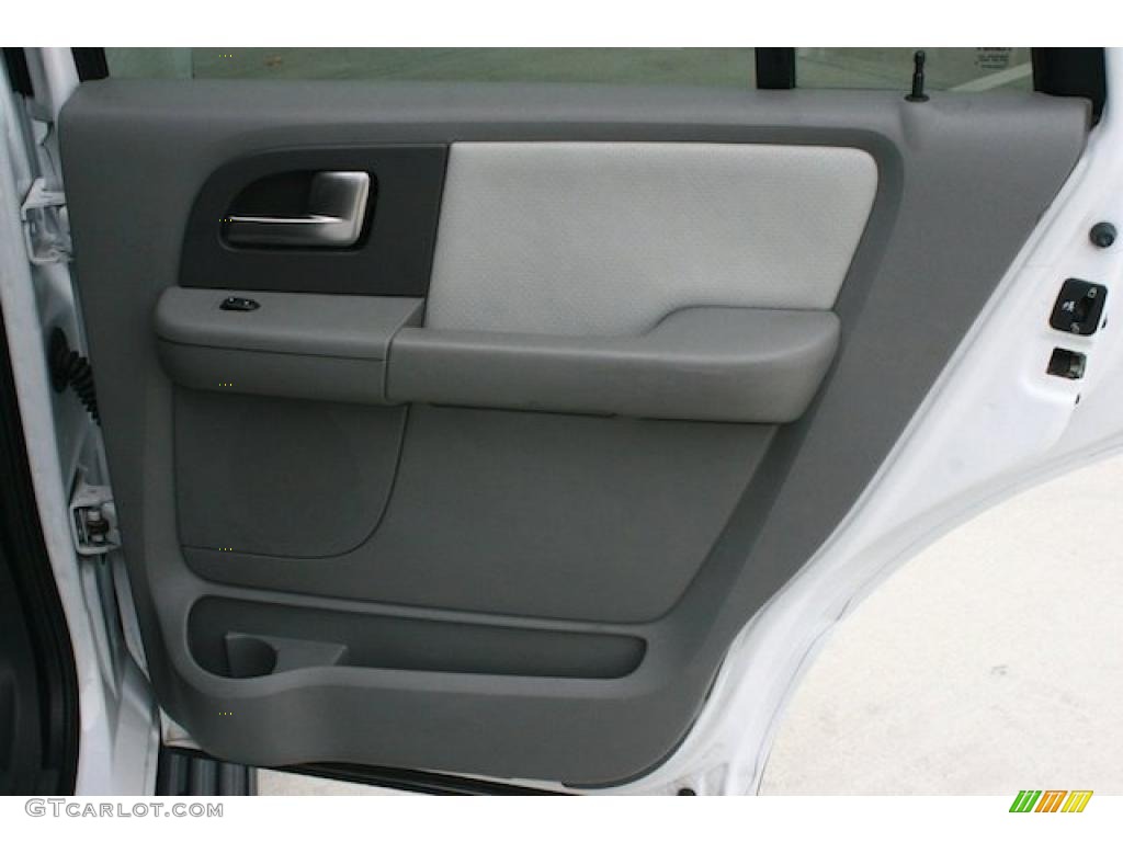 2004 Ford Expedition XLT 4x4 Medium Flint Gray Door Panel Photo #42826366