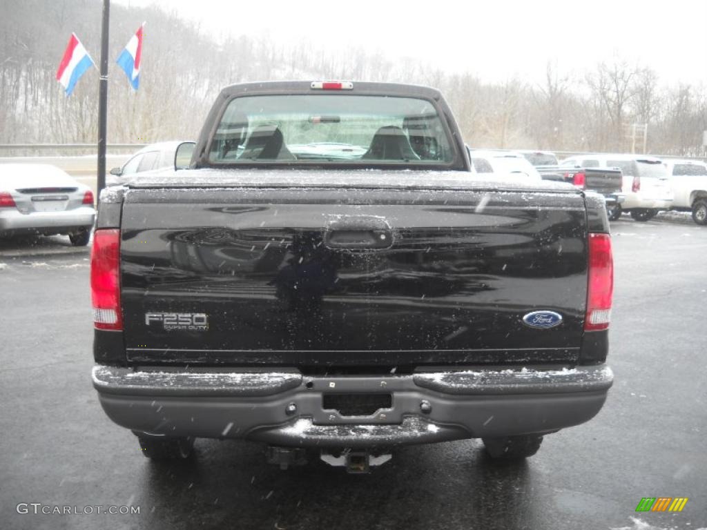 2003 F250 Super Duty XL SuperCab 4x4 - Black / Medium Flint Grey photo #11