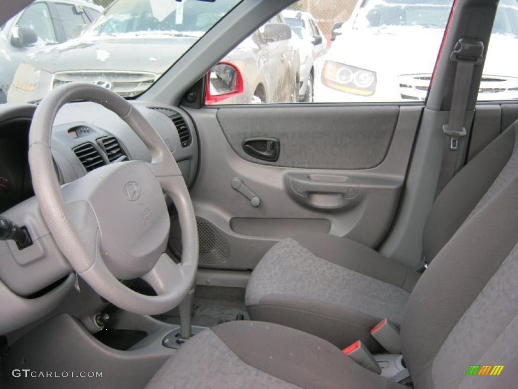 2004 Accent GL Sedan - Retro Red / Gray photo #23