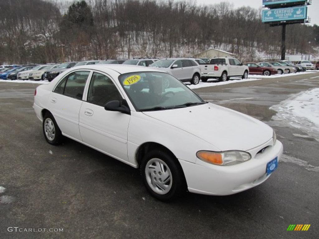 1998 Escort SE Sedan - Performance White / Beige photo #4