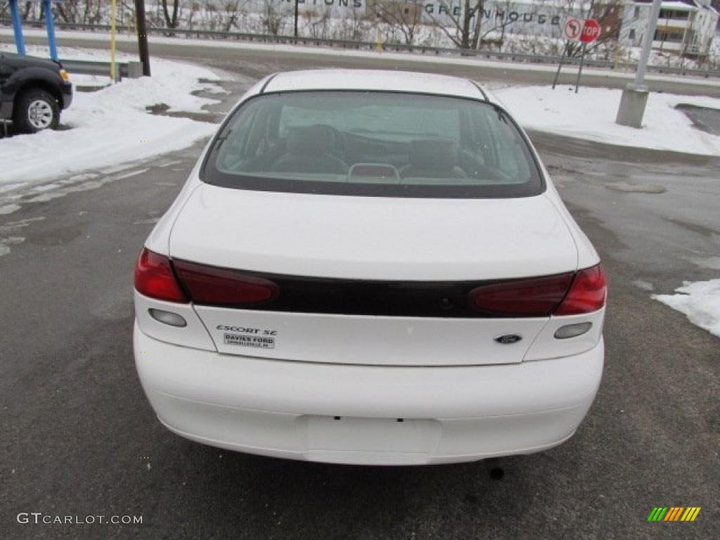 1998 Escort SE Sedan - Performance White / Beige photo #5