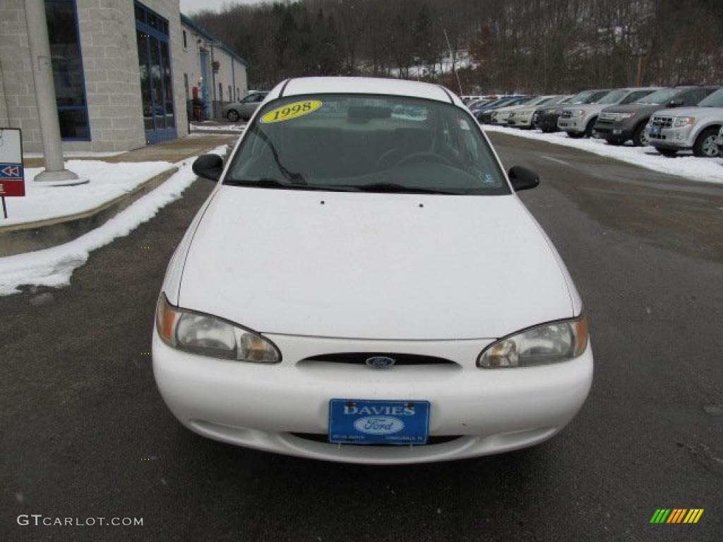 1998 Escort SE Sedan - Performance White / Beige photo #10