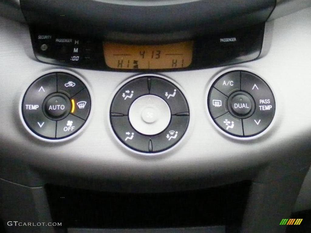 2007 Toyota RAV4 Limited Controls Photo #42840526